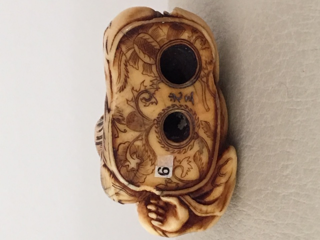 Kanyu netsuke 3.JPG