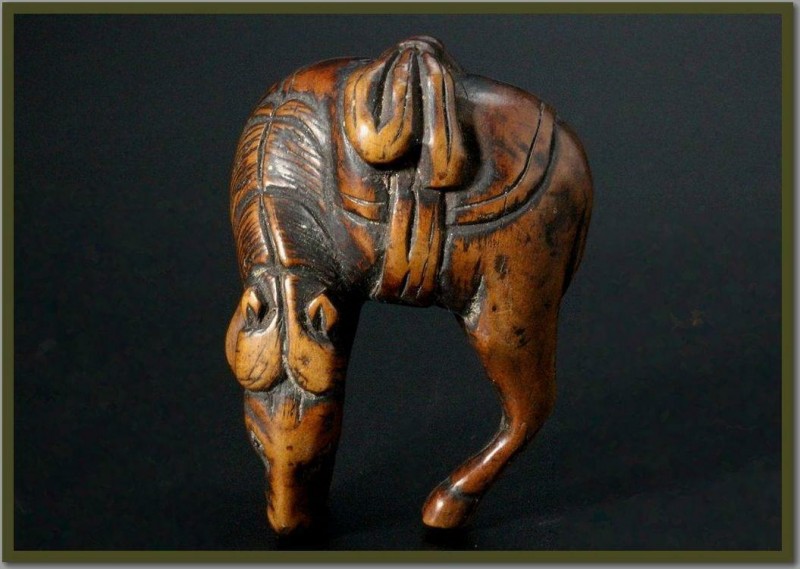 netsuke grazing horse 8.jpg